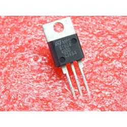 Lot de 2: triac BTB 04 -400...