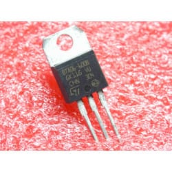 Lot de 2: triac BTA 06 -600...