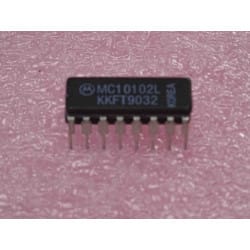 ci MC10102L ~ ic MC 1012 L ~ Boîtier Céramique dip16 de chez Motorola (PLA028)