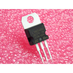 Lot de 2: ci L 7805 ABV ~...