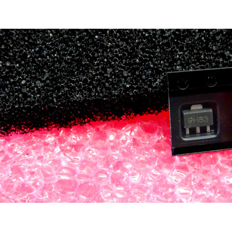 ci CMS PHA-83W+ ~ ultra high dynamic range monolithic amplifier 50-ohm 50MHz to 8GHz ~ SMD ic boîtier SOT-89 (4B1)