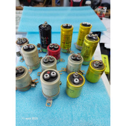 Lot de 13 Condensateurs...