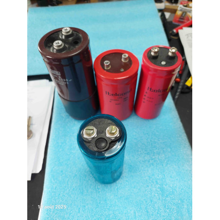 Lot de 4 Condensateur Itelcond Nippon Chemi-con Occasion Bon état ( N9 )