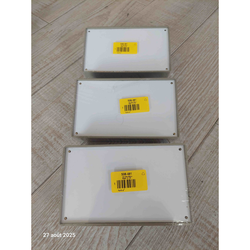 Lot de 3 Boîtiers pupitre CAMDENBOSS 1000 en ABS Aluminium 97 x 161 x 57 mm RS 508-481 réf: BIM1005-GY/PG