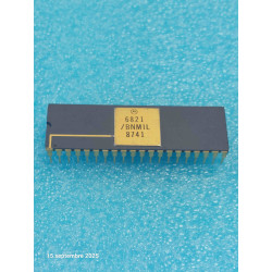ci 6821/BNMIL ~ ic MC6821...