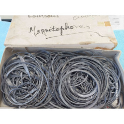Lot env 400Gr de Courroies...