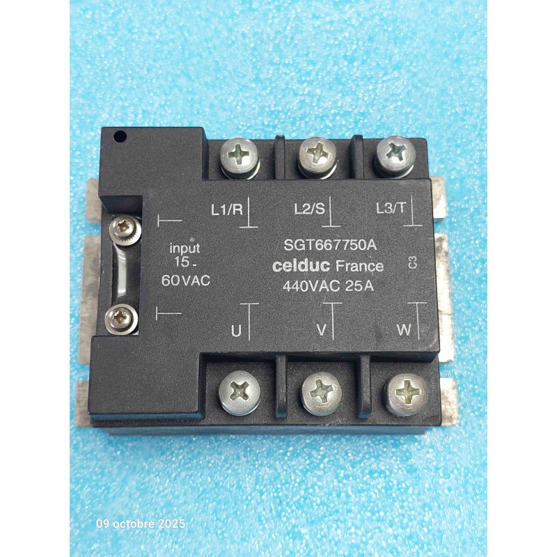 Relais CELDUC SGT667750A 440Vac 25A occasion en bon état Ancien stock ( TIRO10 )