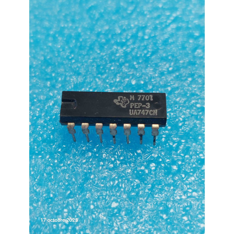 ci UA747 CN ~ ic UA747CN ~ Dual Operational Amplifier ~ DIP14 LM747 ( CELAR 57E )