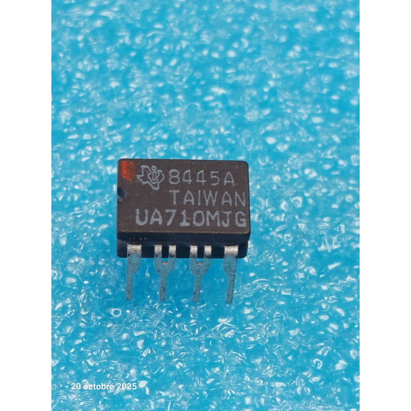 ci UA710MJG ~ ic UA710 MJG  Integrated Circuit  NOS dip8 Céramique ( CELAR 58A )