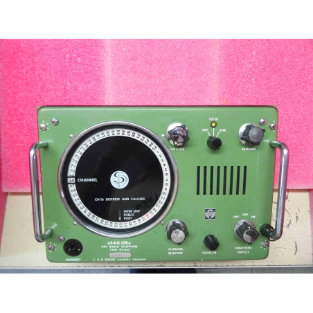 VHF SAILOR  VHF RADIO TELEPHONE type RT144C pour Pièces ou Remise en état