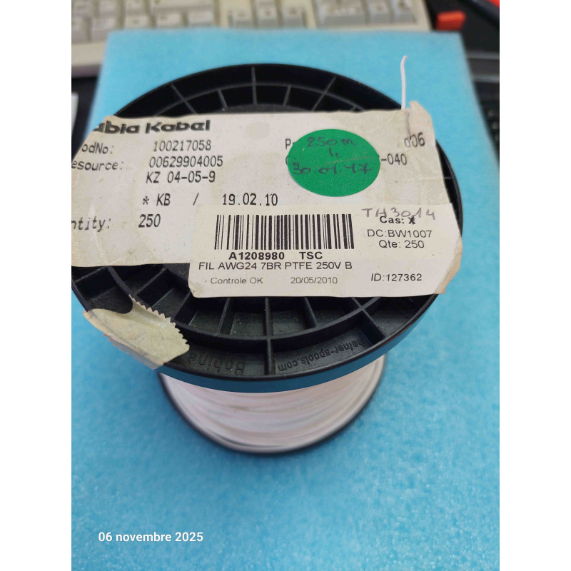 Bobine de 250M de Fil KZ04-05 KZ04-05-9  Blanc  Fil PTFE 0.22mm²  ( L19A )
