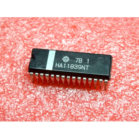 ci HA 11839 NT ~ ic HA11839NT ~ video head playback and record amplifier ~ DIL-30 hitachi (PLA003)