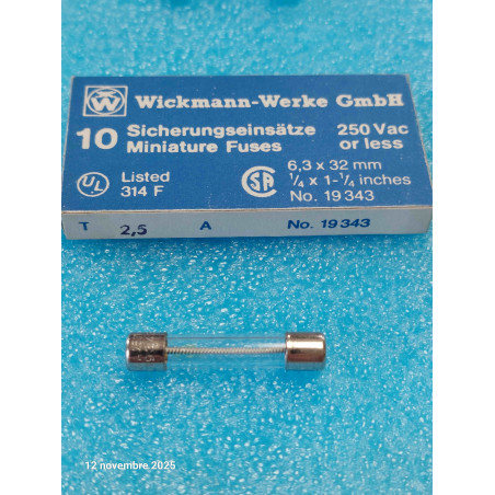 Boîte de 10 Fusibles temporisés 6x32mm 6x30 T 2.5A - T32L 2.5A  Flipper / Sono / HIFI  ( M2 )