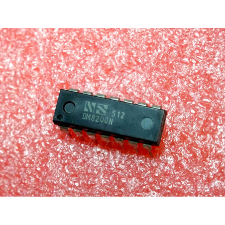 ci DM 8200 N ~ ic DM8200N ~ 4-bit magnitude comparator ~ de chez NS (PLA007)