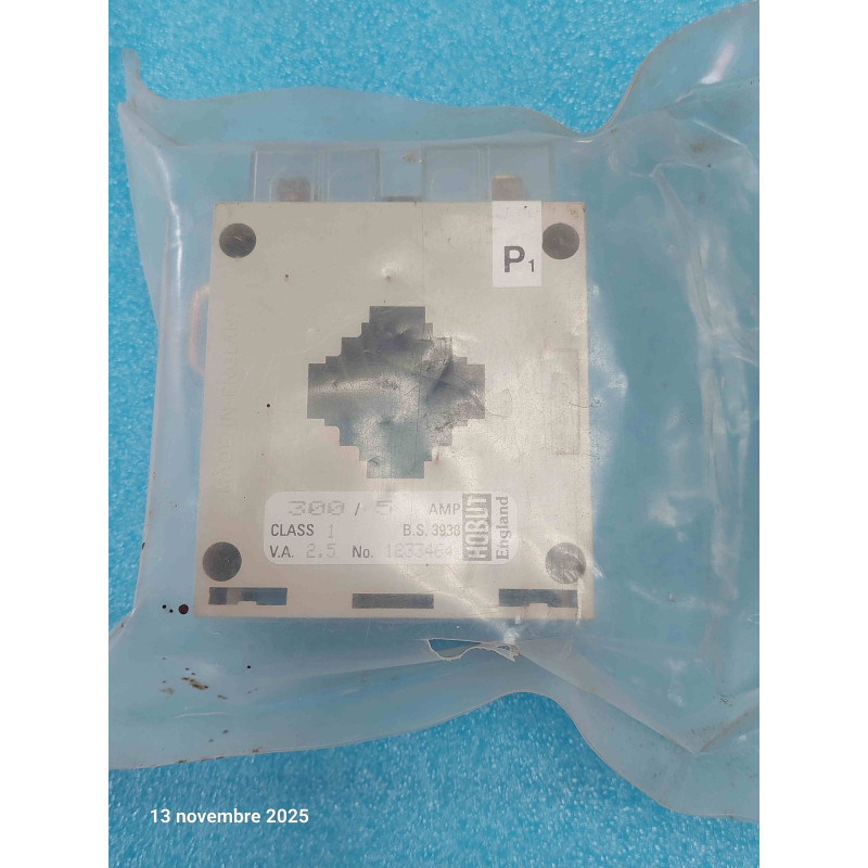 Transformateur de Courant HOBUT 1233464 300/5 amp class:1 va/2.5 Neuf  ( L3A )