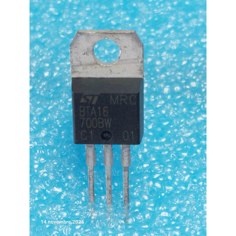 Lot x2: triac BTA 16 - 700 BW ~ BTA16-700BW 700v 16A ~  TO220  NOS   ( DIV3 )