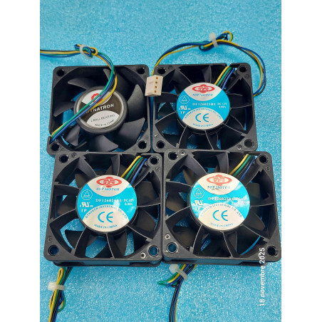 Lot de 4 Ventilateurs Occasion DYNATRON DF126025BU DC 12V 0.8W 4 Fils  ( N9A )
