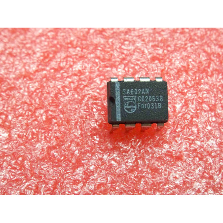 ci SA 602 AN ~ ic SA602AN (identique NE602) ~ low power VHF monolithic double-balanced mixer and oscillator ~ DIL-8 (CI13)