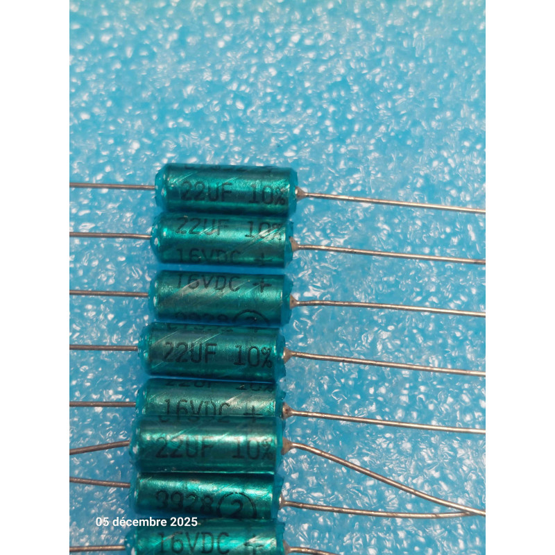 Lot de 8p CTS32 22MF 22 µF 22 UF 16V 10%  Tantale Solide Axiale Diam 5 x12mm     ( 3B )