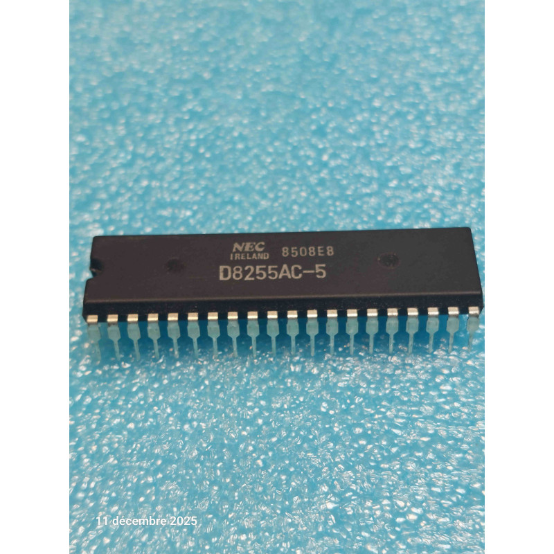 ci D8255AC-5 ~ ic D 8255 AC5 ci dip40 New Old Stock de chez AMD ( PLA042 )