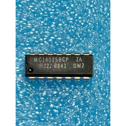 Lot 2 ci MC14025BCP ~ ic...