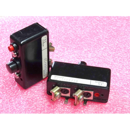 circuit breaker diruptor coupe-circuit disjoncteur miniature 5A ~ ref 1222/84/10 , 30x56x18mm (K8A)