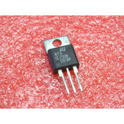 Lot de 3: triac BTB 12 -700...