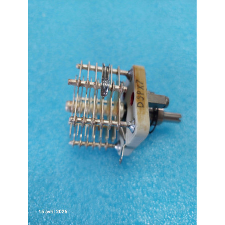 Condensateur Variable 8 à 22pF Condensateur à Air Variable  8/22pF   ( Q5B )