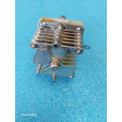 Condensateur Variable 8 à 22pF Condensateur à Air Variable  8/22pF   ( Q5B )