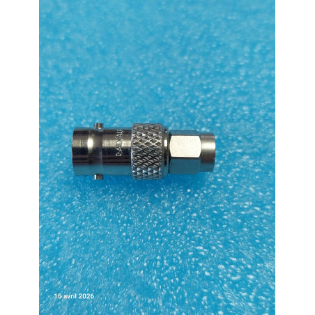 R19130300 RADIALL Adaptateur BNC Femelle vers SMA Male Connecteur BNC F / SMA M ( 4E2 )