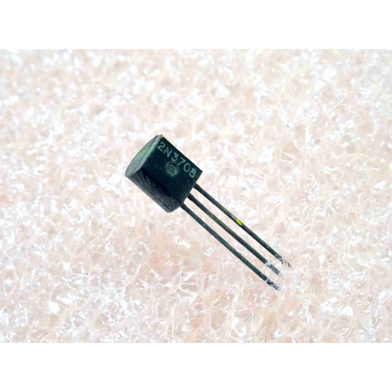Lot de 3: small signal transistor 2N 3708 ~ 2N3708 Si NPN (complementary PNP 2N4059) Uce0 30V, Ic 200mA, 625mW, pattes oxydées