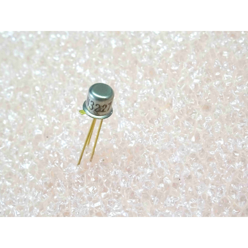 Lot de 2: switching transistor 2N 3227 ~ 2N3227 NPN , ton 12ns & toff 18ns @ ic 10mA , Uce0 20V ~ boîtier TO-206AA motorola