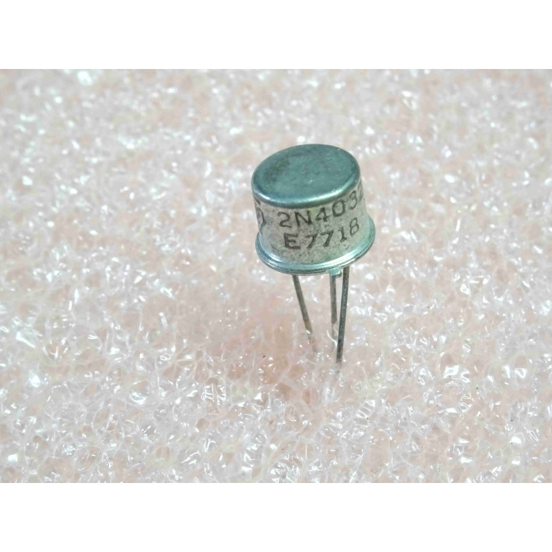 Lot de 2: transistor 2N 4032 ~ 2N4032 general purpose Si PNP ~ Uce0 -60V , Ic -1A , fT 150MHz , 800mW ~ boîtier TO-39