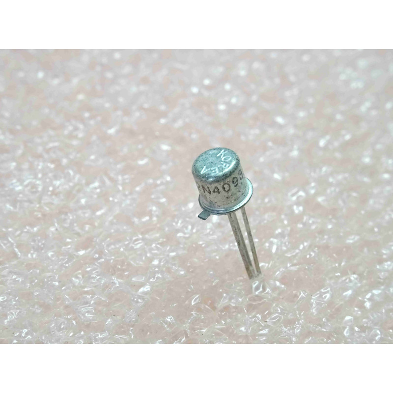 transistor 2N 4093 ~ 2N4093 N-channel FET ~ Ugss 40V , Ton 60ns , Toff 80ns , Pd 1.8W ~ boîtier TO-18 , motorola