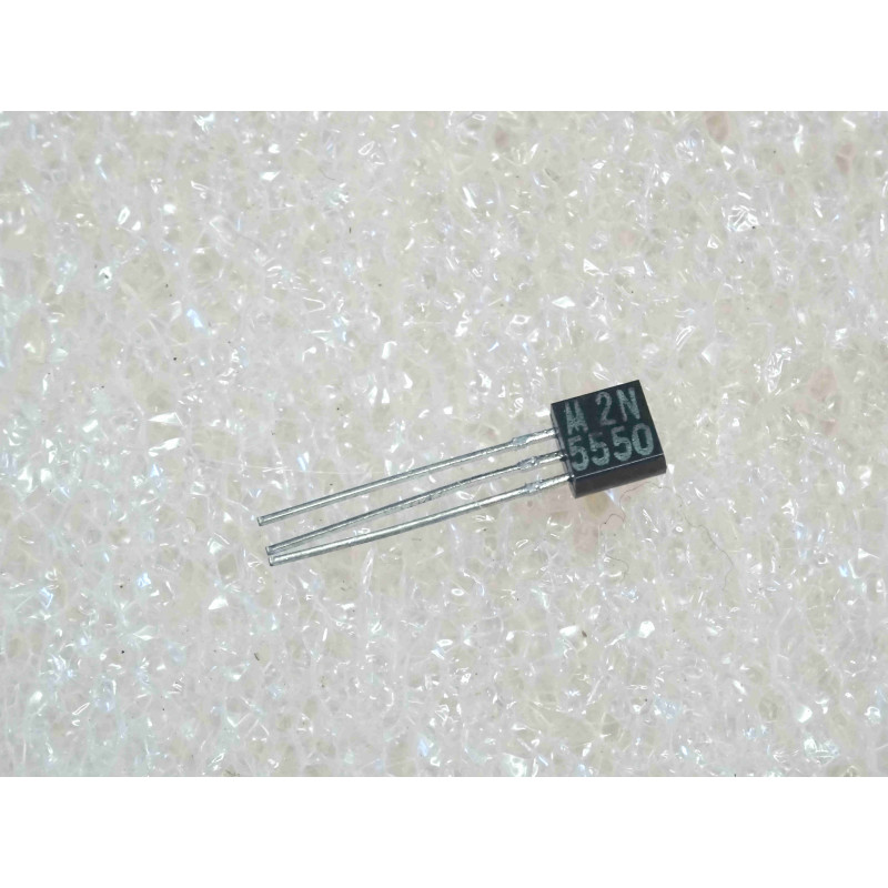 Lot de 5: transistor 2N 5550 ~ 2N5550 amplifier Si NPN ~ Uce0 140V , Ic 600mA , Pd@25°C 625mW ~ boîtier TO-92 , motorola