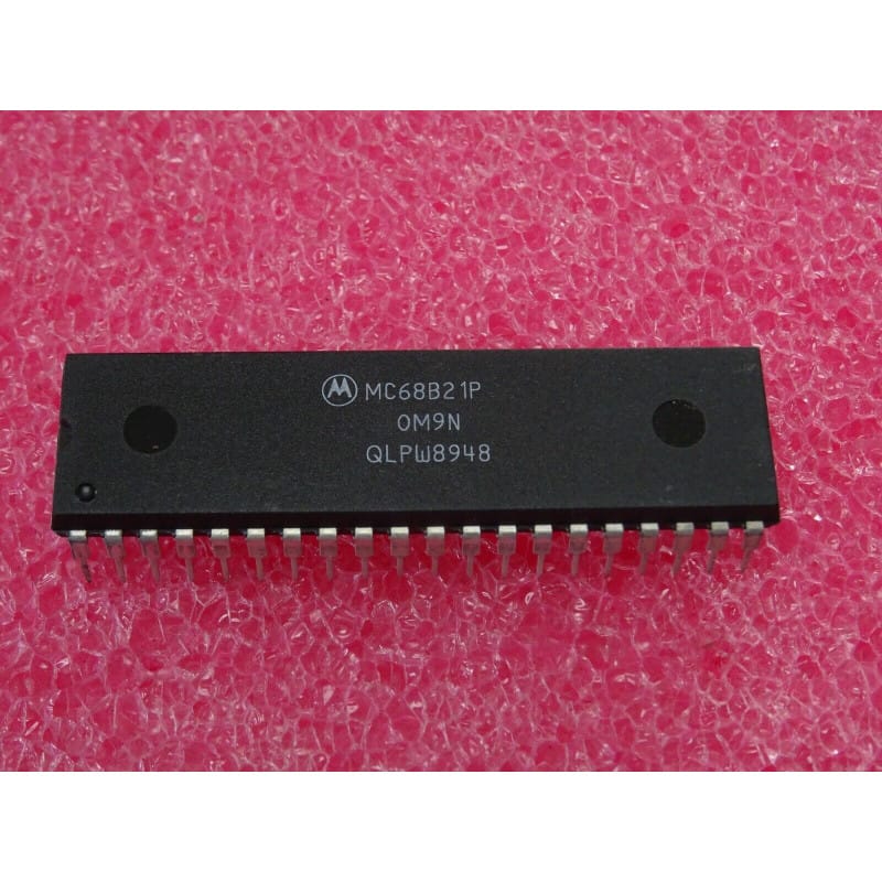 ci MC68B21P  ~ ic  MC 68B21 P ~ DIP40  PIA  68B21  dc:8948 MOTOROLA (5R5)
