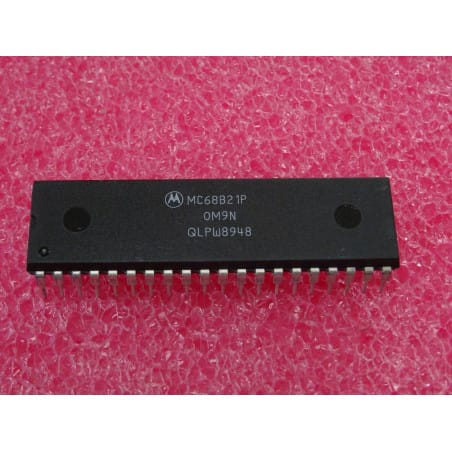 ci MC68B21P  ~ ic  MC 68B21 P ~ DIP40  PIA  68B21  dc:8948 MOTOROLA (5R5)